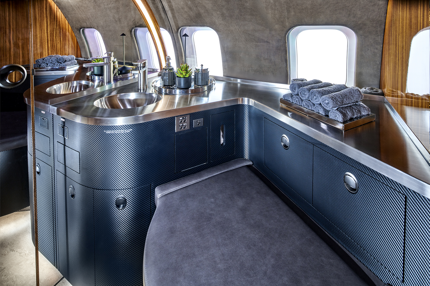 Duncan Aviation Refurbishes GLEX (20).jpg